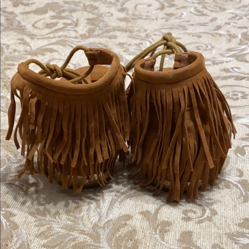 Charlotte Russe Fringe Sandals 8 - Picture 6 of 12